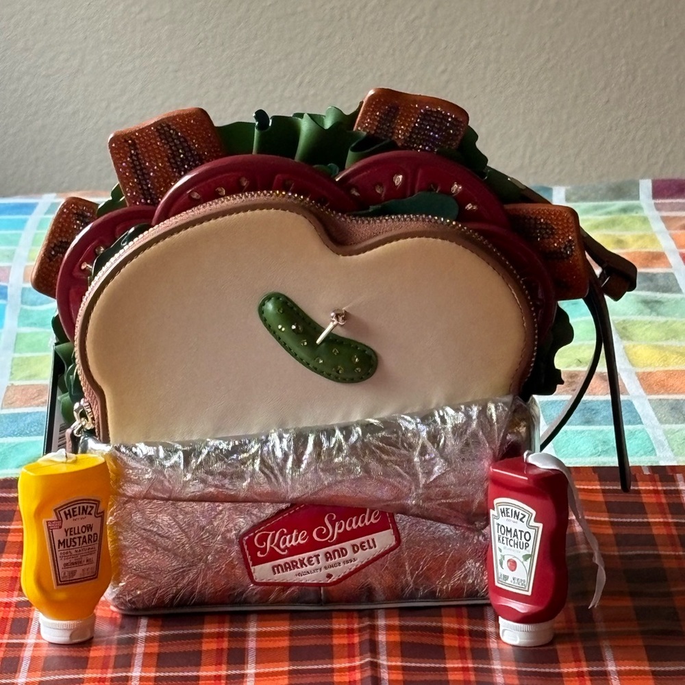 🥪 🥒🥪 KATE SPADE GLAMWICH  3D SANDWICH CROSSBODY BAG 🥪 NWT 🥪🥒🥪 - Picture 3 of 16